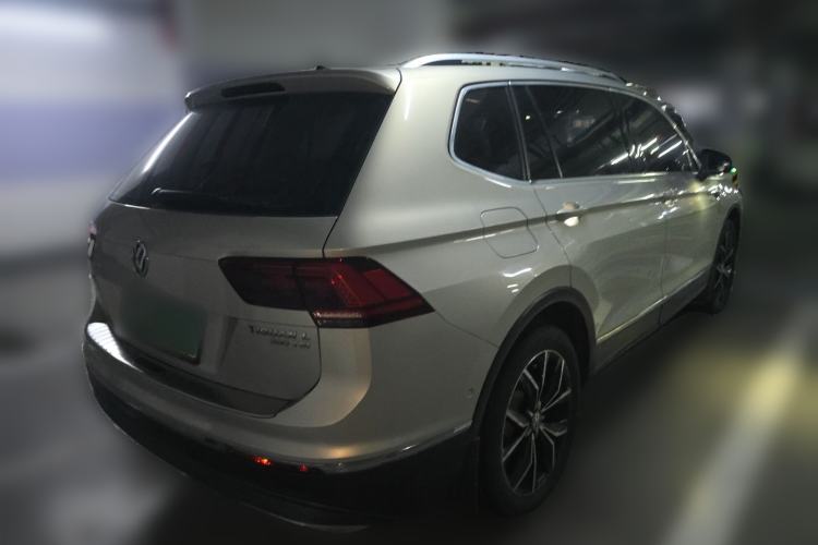 Used Volkswagen Tiguan L 2017 380TSI Automatic All-Wheel-Drive Flagship Edition Rear Right 45 Deg