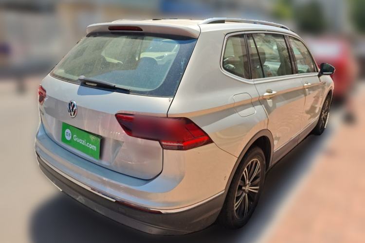 Used Volkswagen Tiguan L 2017 330TSI Automatic Two-Wheel Drive Flagship Edition Rear Right 45 Deg