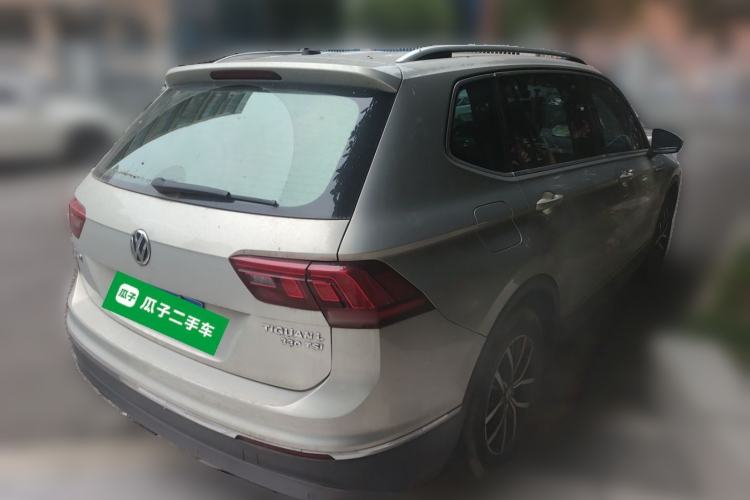 Used Volkswagen Tiguan L 2017 330TSI Automatic Two-Wheel Drive Luxury Edition Rear Right 45 Deg