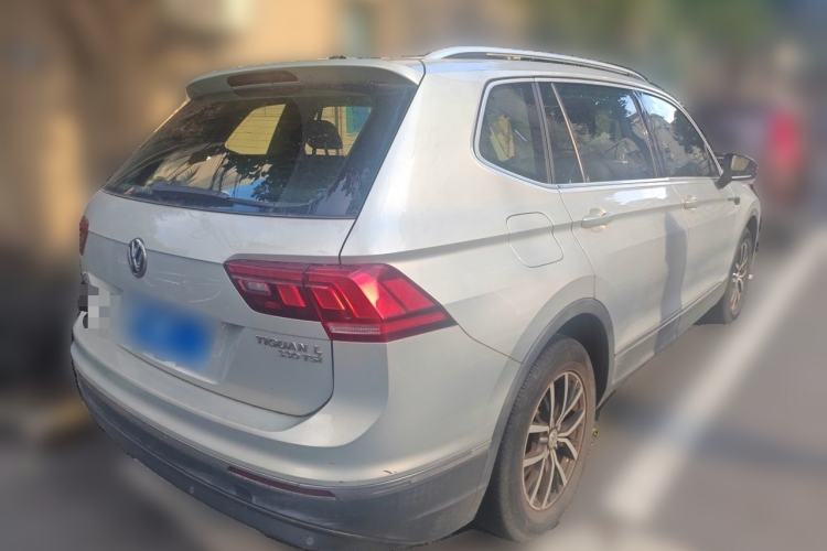 Used Volkswagen Tiguan L 2017 330TSI Automatic Two-Wheel Drive Luxury Edition Rear Right 45 Deg