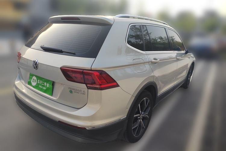Used Volkswagen Tiguan L 2017 330TSI Automatic Two-Wheel Drive Flagship Edition Rear Right 45 Deg