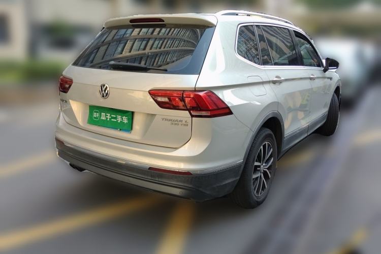 Used Volkswagen Tiguan L 2017 330TSI Automatic Two-Wheel Drive Luxury Edition Rear Right 45 Deg
