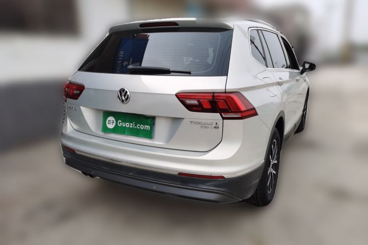 Used Volkswagen Tiguan L 2017 330TSI Automatic Two-Wheel Drive Luxury Edition Rear Right 45 Deg