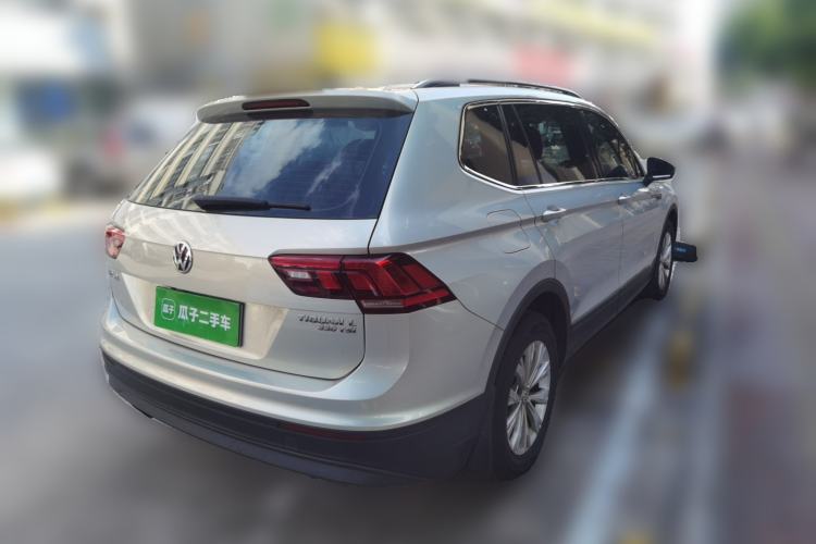 Used Volkswagen Tiguan L 2017 330TSI Automatic Two-Wheel Drive Luxury Edition Rear Right 45 Deg