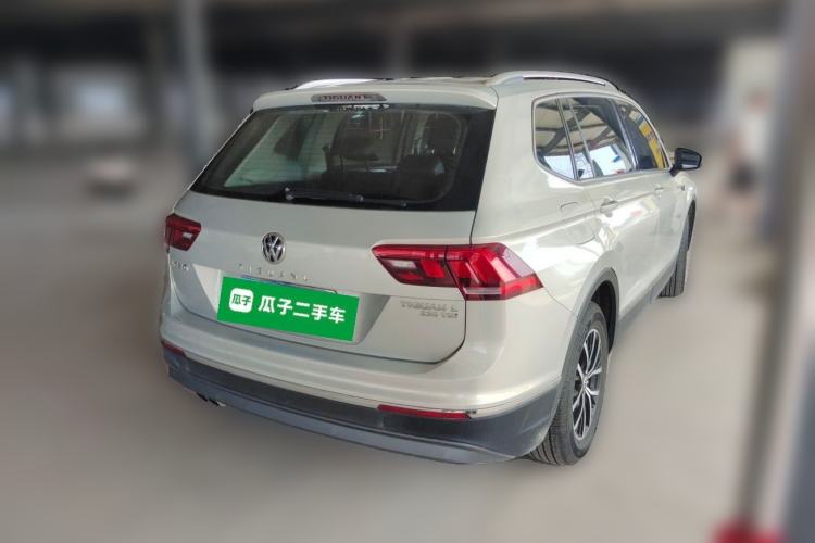 Used Volkswagen Tiguan L 2017 330TSI Automatic Two-Wheel Drive Luxury Edition Rear Right 45 Deg