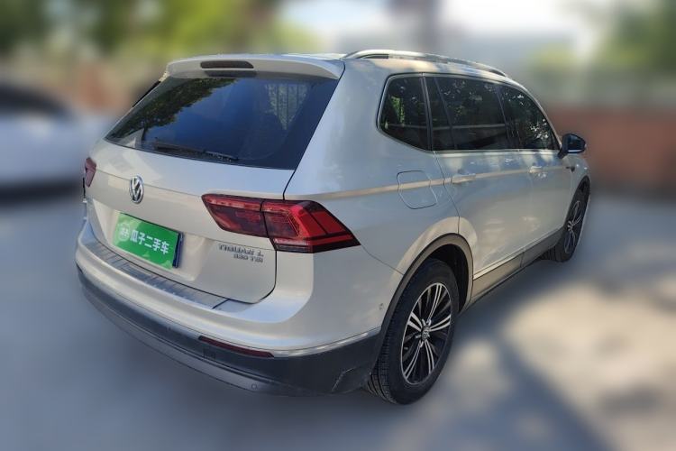 Used Volkswagen Tiguan L 2017 330TSI Automatic Two-Wheel Drive Flagship Edition Rear Right 45 Deg
