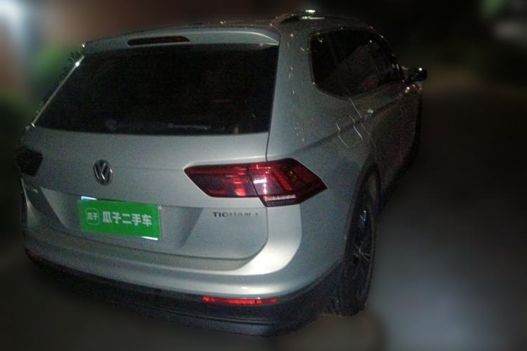Used Volkswagen Tiguan L 2017 330TSI Automatic Two-Wheel Drive Flagship Edition Rear Right 45 Deg
