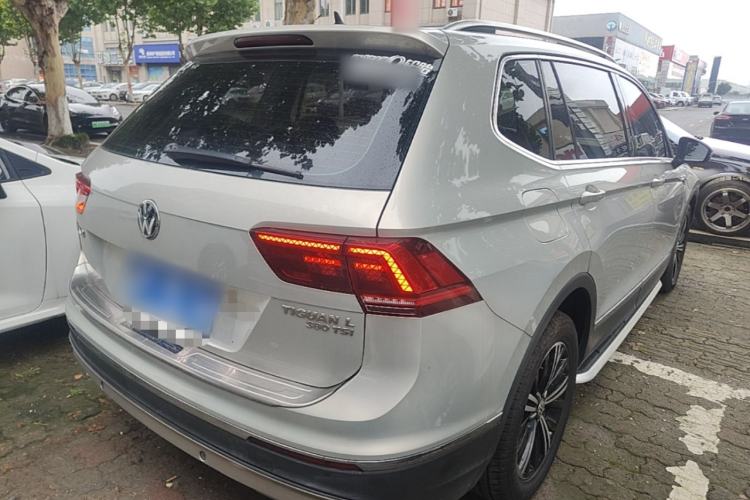 Used Volkswagen Tiguan L 2017 380TSI Automatic All-Wheel-Drive Luxury Edition Rear Right 45 Deg