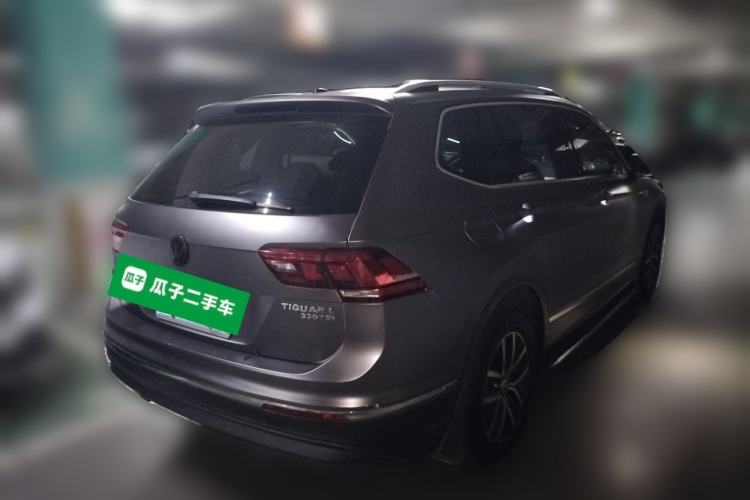 Used Volkswagen Tiguan L 2017 330TSI Automatic Two-Wheel Drive Comfort Edition Rear Right 45 Deg