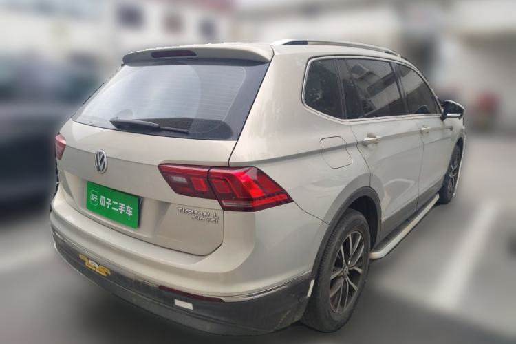 Used Volkswagen Tiguan L 2017 330TSI Automatic Two-Wheel Drive Luxury Edition Rear Right 45 Deg