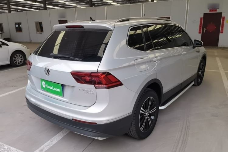 Used Volkswagen Tiguan L 2017 380TSI Automatic All-Wheel-Drive Luxury Edition Rear Right 45 Deg