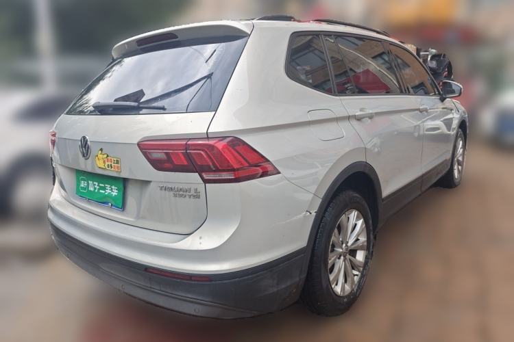 Used Volkswagen Tiguan L 2017 330TSI Automatic Two-Wheel Drive Luxury Edition Rear Right 45 Deg