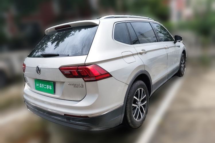 Used Volkswagen Tiguan L 2017 330TSI Automatic Two-Wheel Drive Comfort Edition Rear Right 45 Deg