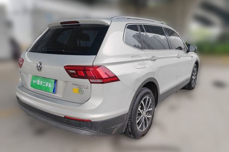 Used Volkswagen Tiguan L 2017 330TSI Automatic Two-Wheel Drive Luxury Edition Rear Right 45 Deg