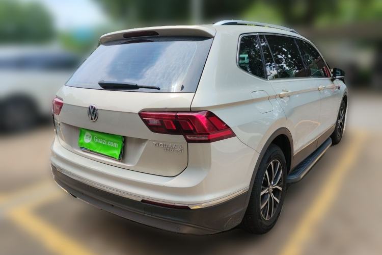 Used Volkswagen Tiguan L 2017 330TSI Automatic Two-Wheel Drive Luxury Edition Rear Right 45 Deg