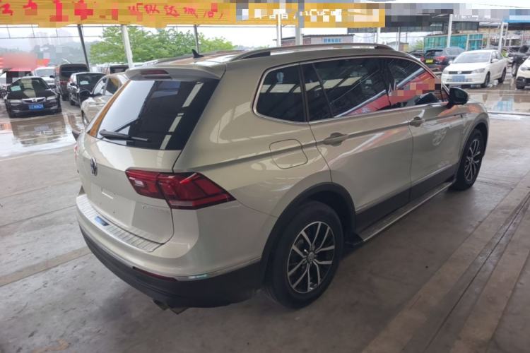 Used Volkswagen Tiguan L 2017 330TSI Automatic Two-Wheel Drive Luxury Edition Rear Right 45 Deg