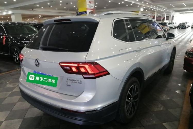Used Volkswagen Tiguan L 2017 330TSI Automatic Two-Wheel Drive Luxury Edition Rear Right 45 Deg
