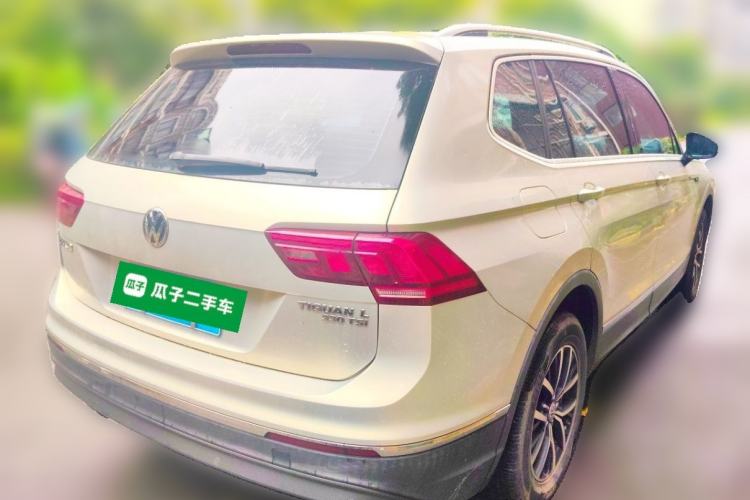 Used Volkswagen Tiguan L 2017 330TSI Automatic Two-Wheel Drive Luxury Edition Rear Right 45 Deg