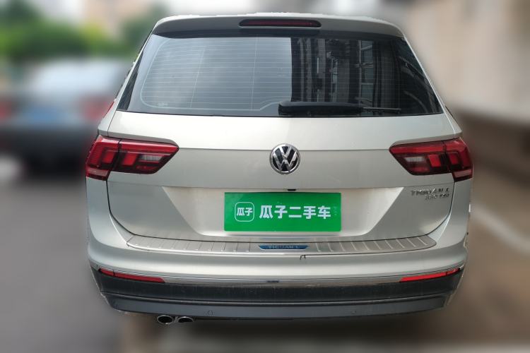 Used Volkswagen Tiguan L 2017 330TSI Automatic Two-Wheel Drive Luxury Edition Rear