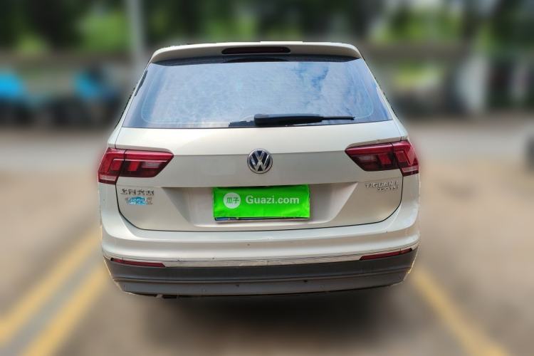 Used Volkswagen Tiguan L 2017 330TSI Automatic Two-Wheel Drive Luxury Edition Rear