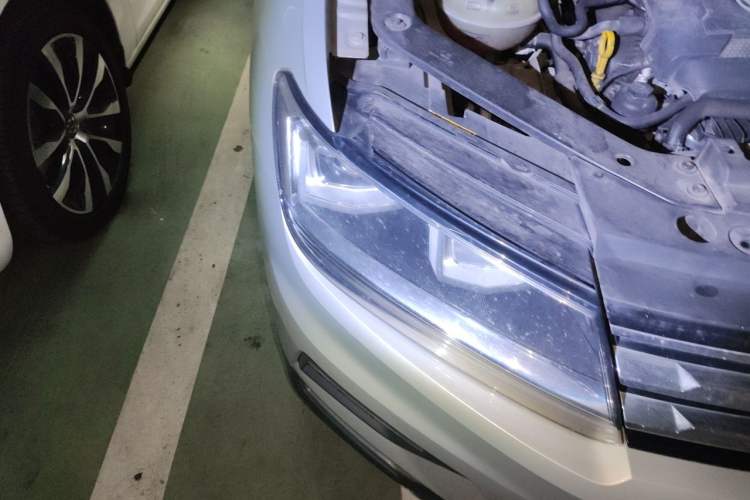 Used Volkswagen Tiguan L 2017 330TSI Automatic Two-Wheel Drive Luxury Edition Right Front Headlight