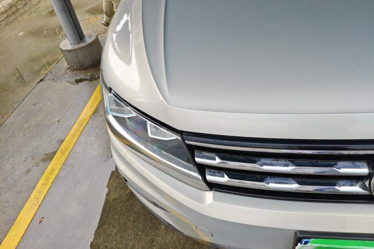 Used Volkswagen Tiguan L 2017 330TSI Automatic Two-Wheel Drive Comfort Edition Right Front Headlight