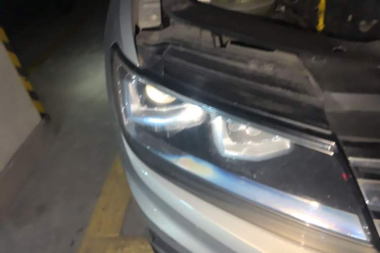 Used Volkswagen Tiguan L 2017 330TSI Automatic Two-Wheel Drive Luxury Edition Right Front Headlight