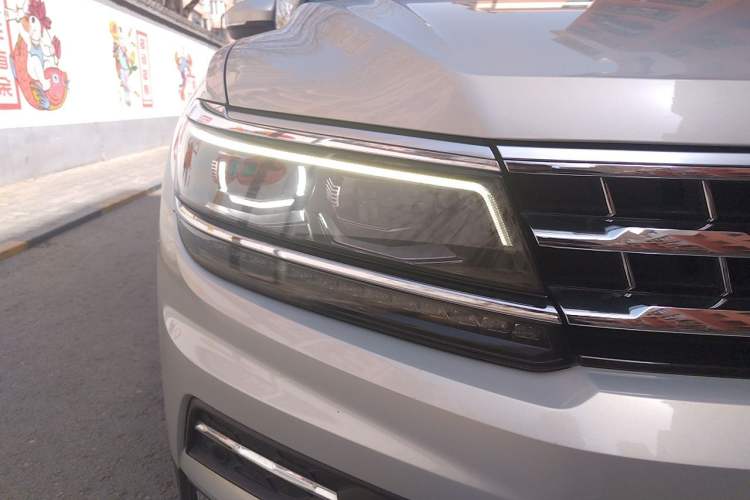 Used Volkswagen Tiguan L 2017 330TSI Automatic Two-Wheel Drive Flagship Edition Right Front Headlight