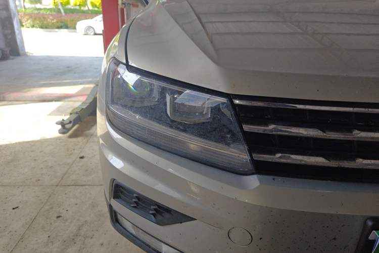 Used Volkswagen Tiguan L 2017 330TSI Automatic Two-Wheel Drive Luxury Edition Right Front Headlight