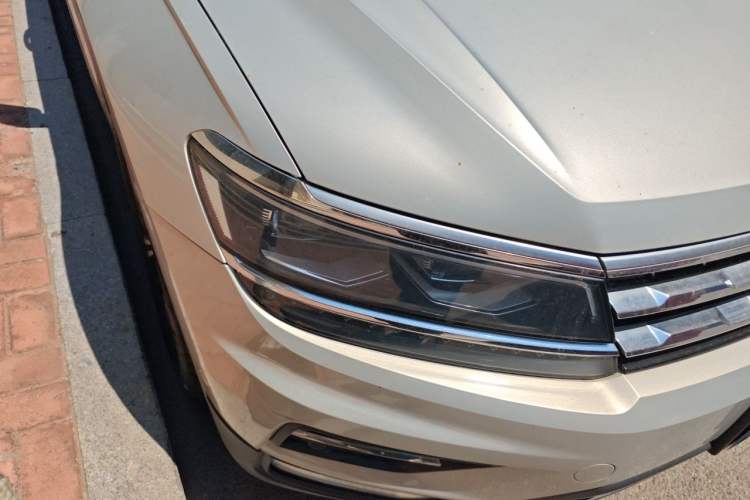 Used Volkswagen Tiguan L 2017 330TSI Automatic Two-Wheel Drive Flagship Edition Right Front Headlight