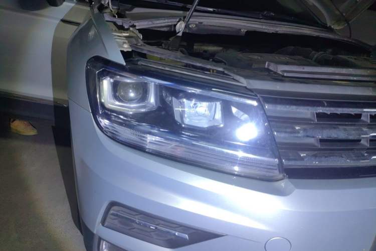 Used Volkswagen Tiguan L 2017 330TSI Automatic Two-Wheel Drive Luxury Edition Right Front Headlight