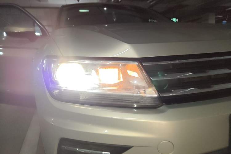 Used Volkswagen Tiguan L 2017 330TSI Automatic Two-Wheel Drive Luxury Edition Right Front Headlight
