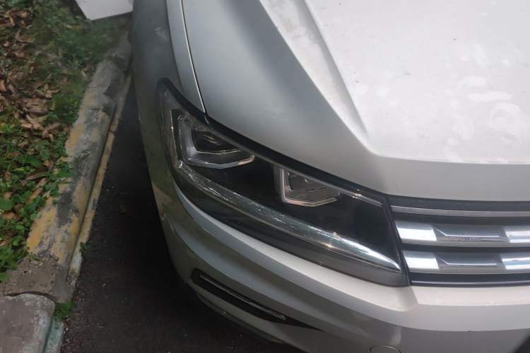 Used Volkswagen Tiguan L 2017 330TSI Automatic Two-Wheel Drive Luxury Edition Right Front Headlight