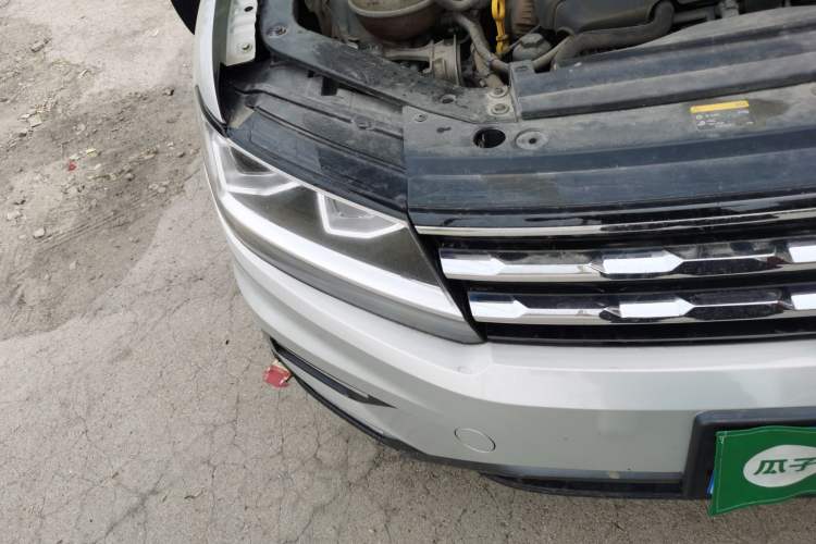 Used Volkswagen Tiguan L 2017 330TSI Automatic Two-Wheel Drive Luxury Edition Right Front Headlight