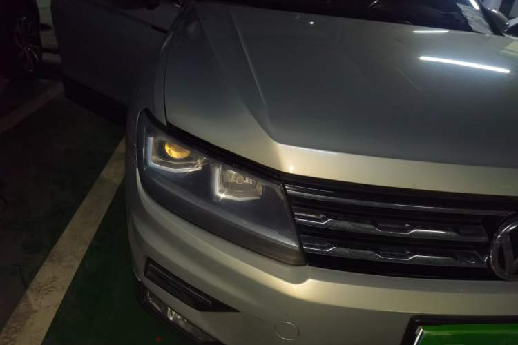 Used Volkswagen Tiguan L 2017 330TSI Automatic Two-Wheel Drive Luxury Edition Right Front Headlight