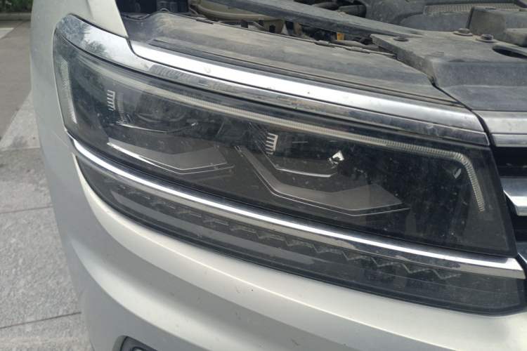 Used Volkswagen Tiguan L 2017 330TSI Automatic Two-Wheel Drive Flagship Edition Right Front Headlight