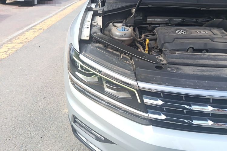 Used Volkswagen Tiguan L 2017 330TSI Automatic Two-Wheel Drive Flagship Edition Right Front Headlight