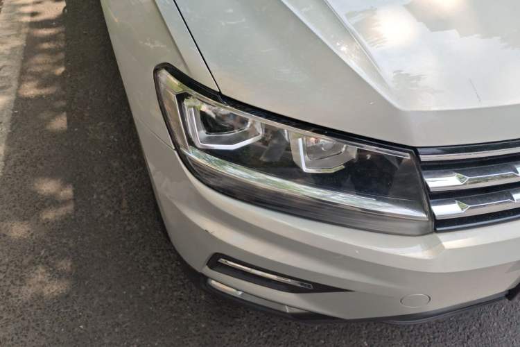 Used Volkswagen Tiguan L 2017 330TSI Automatic Two-Wheel Drive Luxury Edition Right Front Headlight
