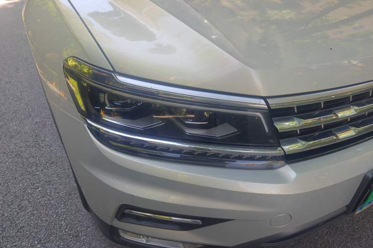 Used Volkswagen Tiguan L 2017 330TSI Automatic Two-Wheel Drive Flagship Edition Right Front Headlight