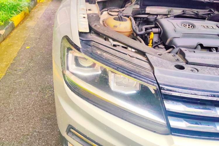 Used Volkswagen Tiguan L 2017 330TSI Automatic Two-Wheel Drive Luxury Edition Right Front Headlight