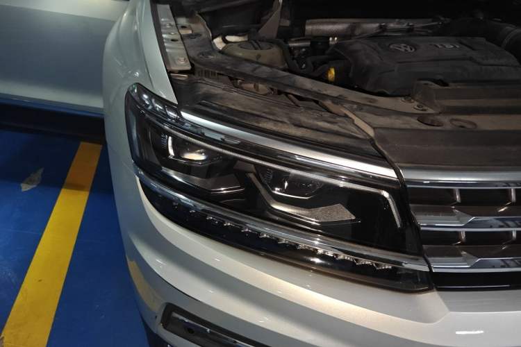 Used Volkswagen Tiguan L 2017 330TSI Automatic Two-Wheel Drive Flagship Edition Right Front Headlight
