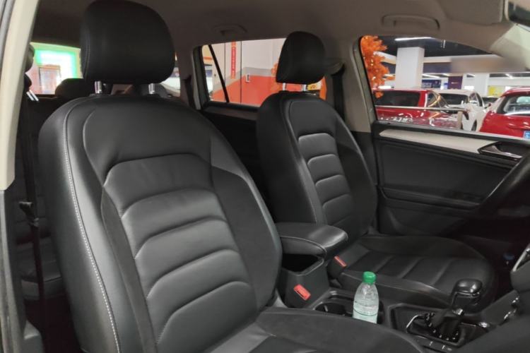 Used Volkswagen Tiguan L 2017 330TSI Automatic Two-Wheel Drive Comfort Edition Right Front Seat
