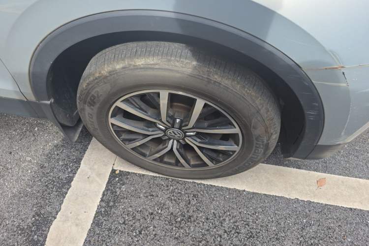 Used Volkswagen Tiguan L 2017 330TSI Automatic Two-Wheel Drive Luxury Edition Right Front Wheel Hub