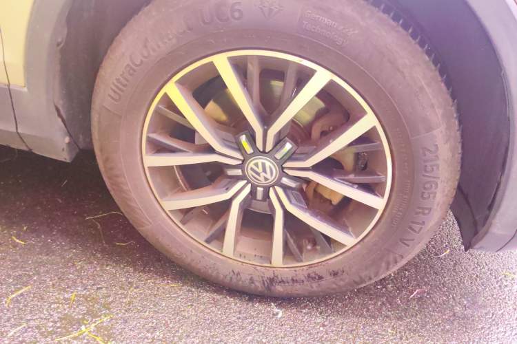Used Volkswagen Tiguan L 2017 330TSI Automatic Two-Wheel Drive Luxury Edition Right Front Wheel Hub