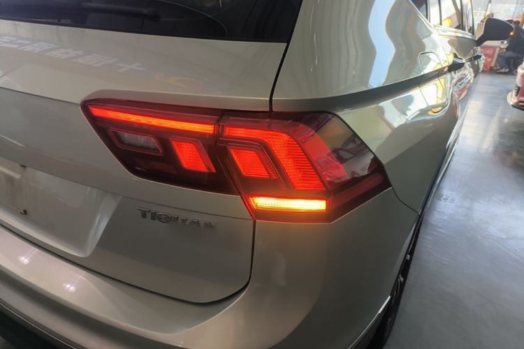 Used Volkswagen Tiguan L 2017 330TSI Automatic Two-Wheel Drive Comfort Edition Right Rear Taillight
