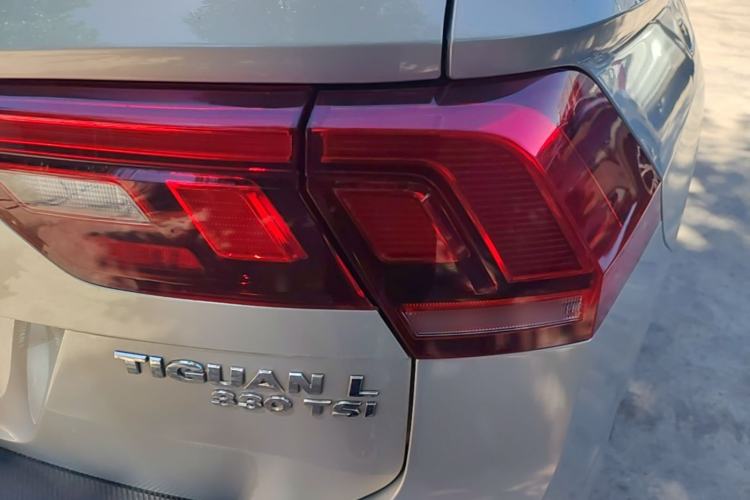 Used Volkswagen Tiguan L 2017 330TSI Automatic Two-Wheel Drive Luxury Edition Right Rear Taillight