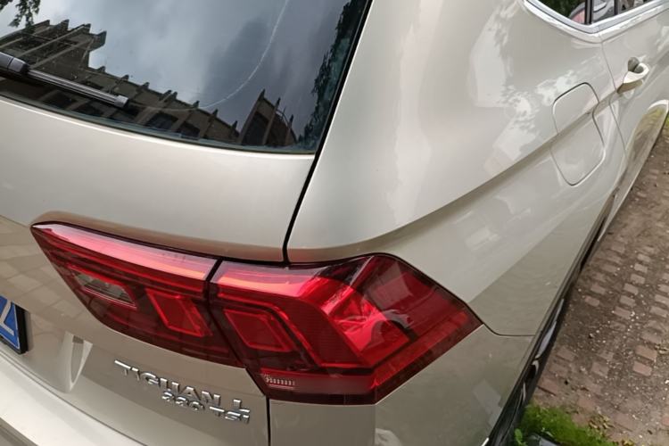 Used Volkswagen Tiguan L 2017 330TSI Automatic Two-Wheel Drive Luxury Edition Right Rear Taillight