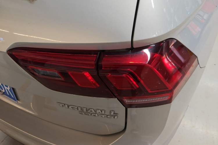 Used Volkswagen Tiguan L 2017 330TSI Automatic Two-Wheel Drive Comfort Edition Right Rear Taillight