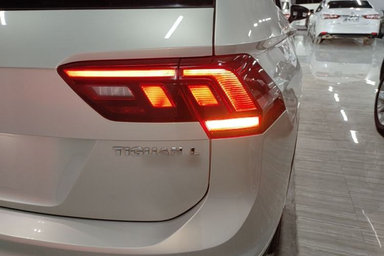 Used Volkswagen Tiguan L 2017 330TSI Automatic Two-Wheel Drive Luxury Edition Right Rear Taillight