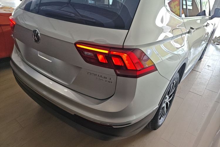 Used Volkswagen Tiguan L 2017 330TSI Automatic Two-Wheel Drive Comfort Edition Right Rear Taillight